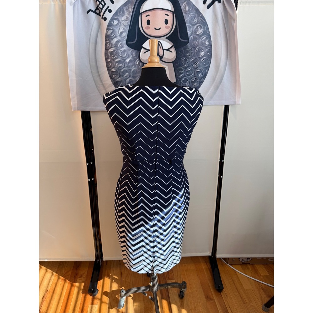 Danny & Nicole Navy Blue White Chevron Sheath Dress Size 10 Sleeveless - Picture 2 of 7